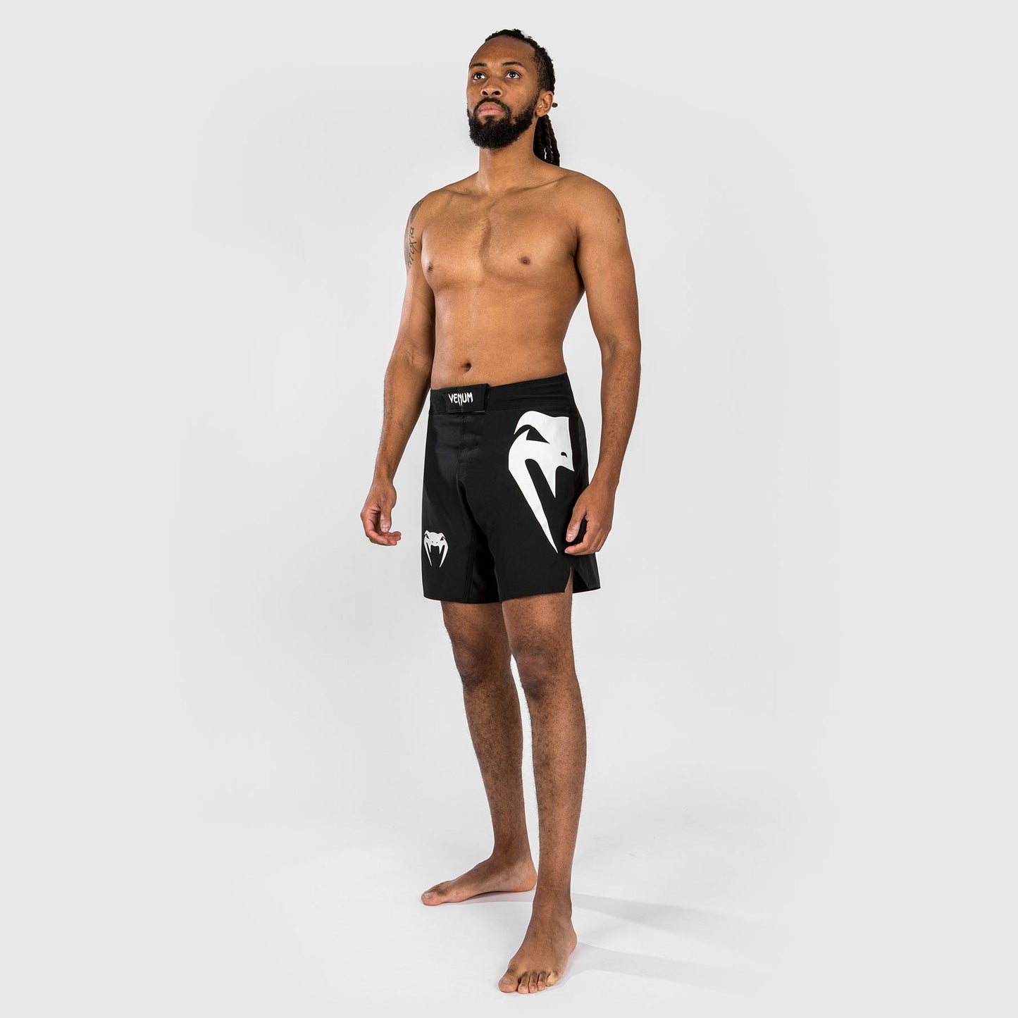 Venum Light 5.0 Fightshort - Black/White