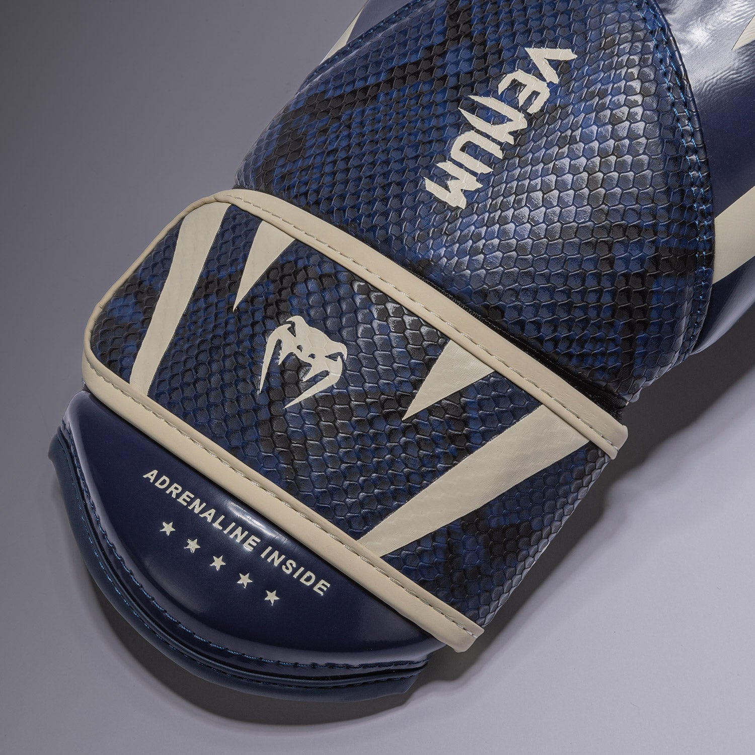 Venum 14oz challenger 3.0 ネイビー Venum Challenger 3.0 Boxing Gloves - Black/Gold - Venum Asia