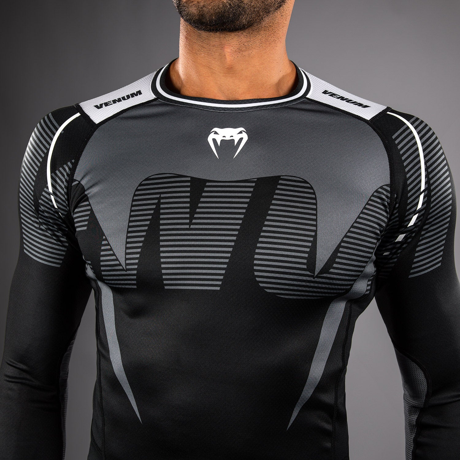 Venum Adrenaline Long Sleeve Rashguard - Black/Silver Grey - Venum