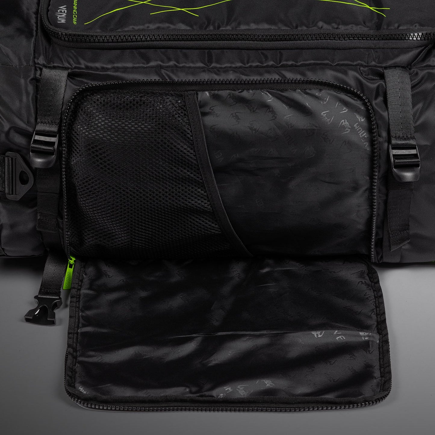 Venum Training Camp 4.0 Sports Bag - Black/Neon Green