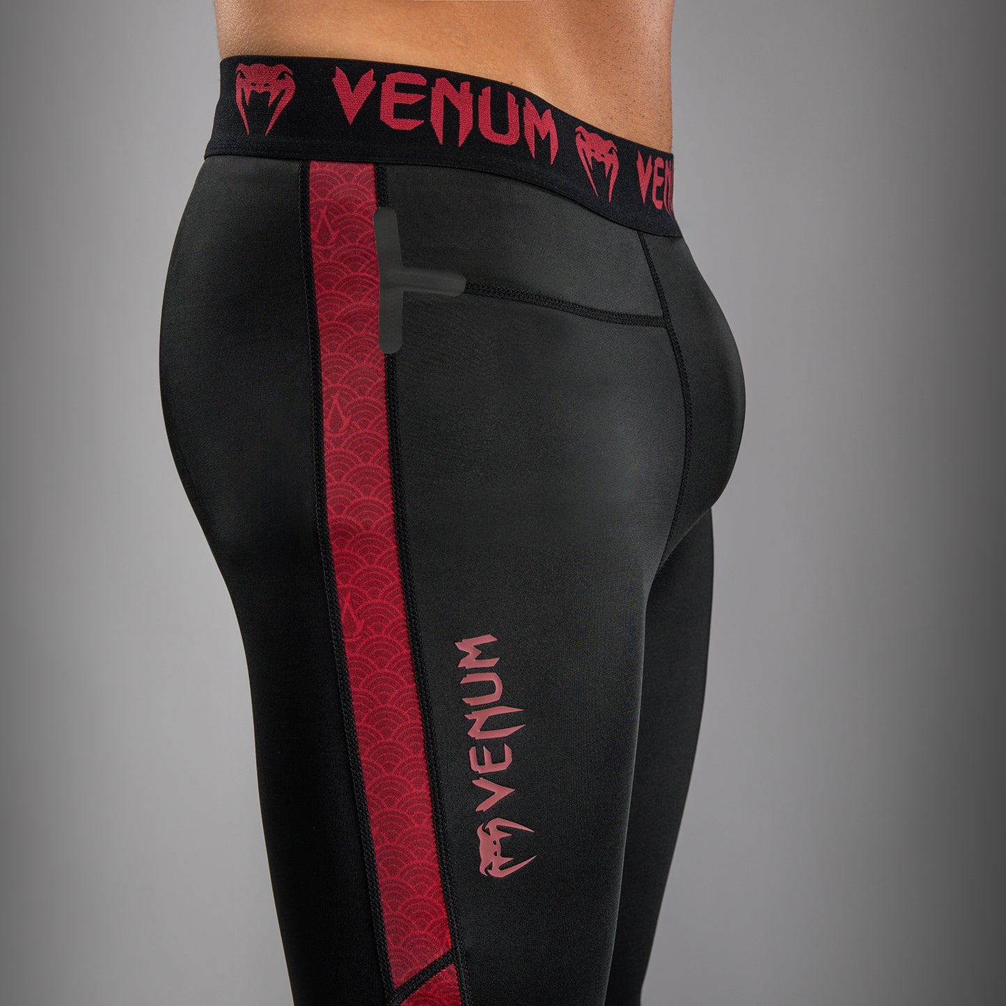 Venum x Assassin’s Creed Shadows Men’s Spats - Burgundy/Black