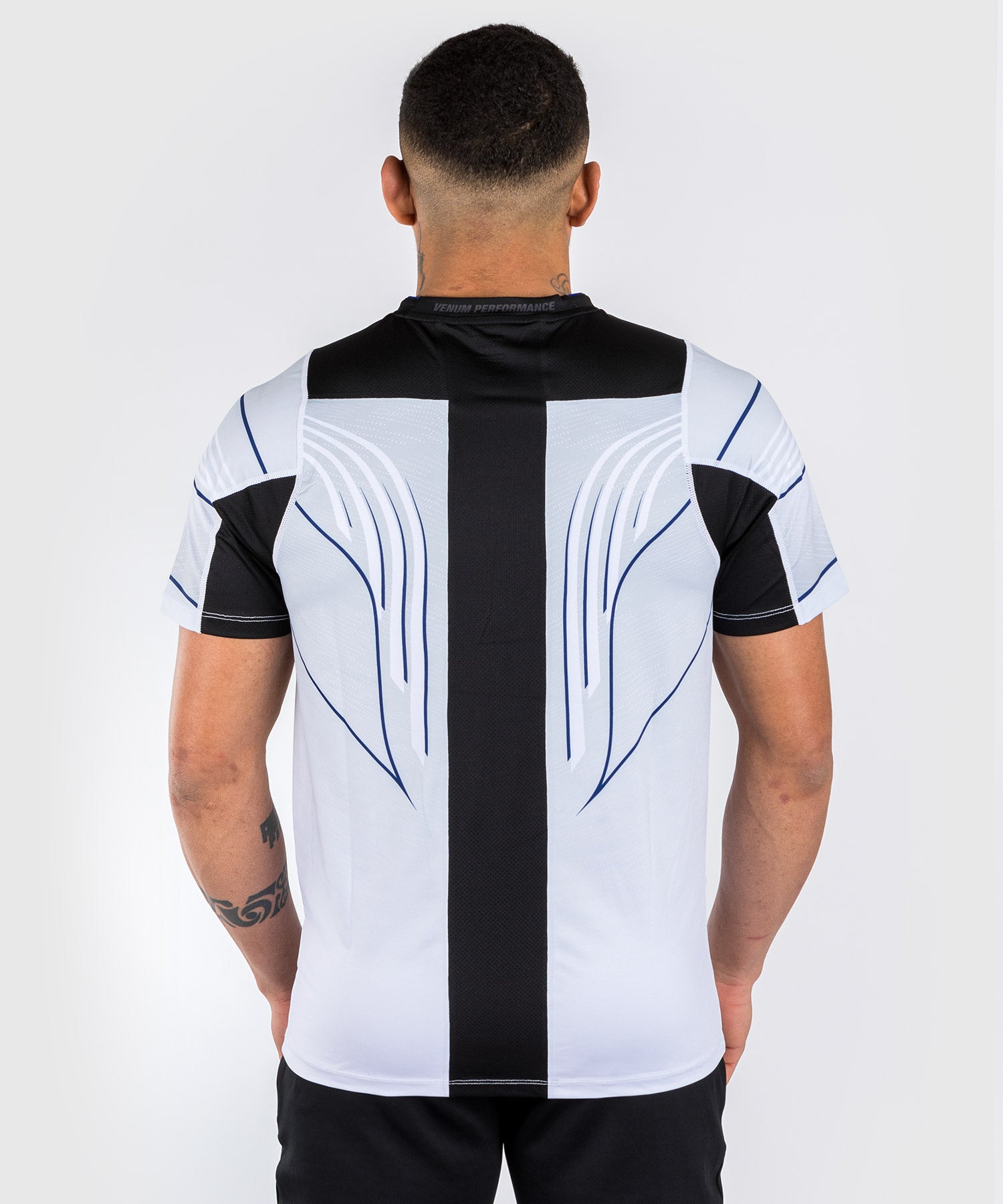 Amazon.co.jp: UFC Venum Authentic テクニカルTシャツ BLUE