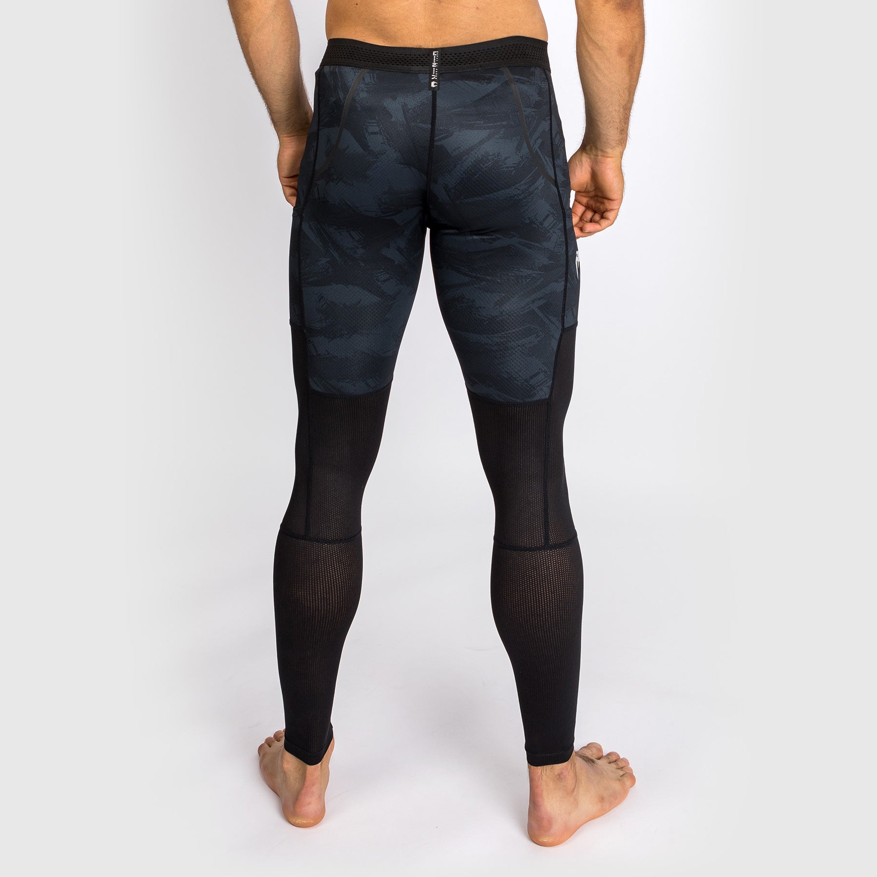 Amazon.com: Venum Sauna Suit Giant - Black - Small : Patio