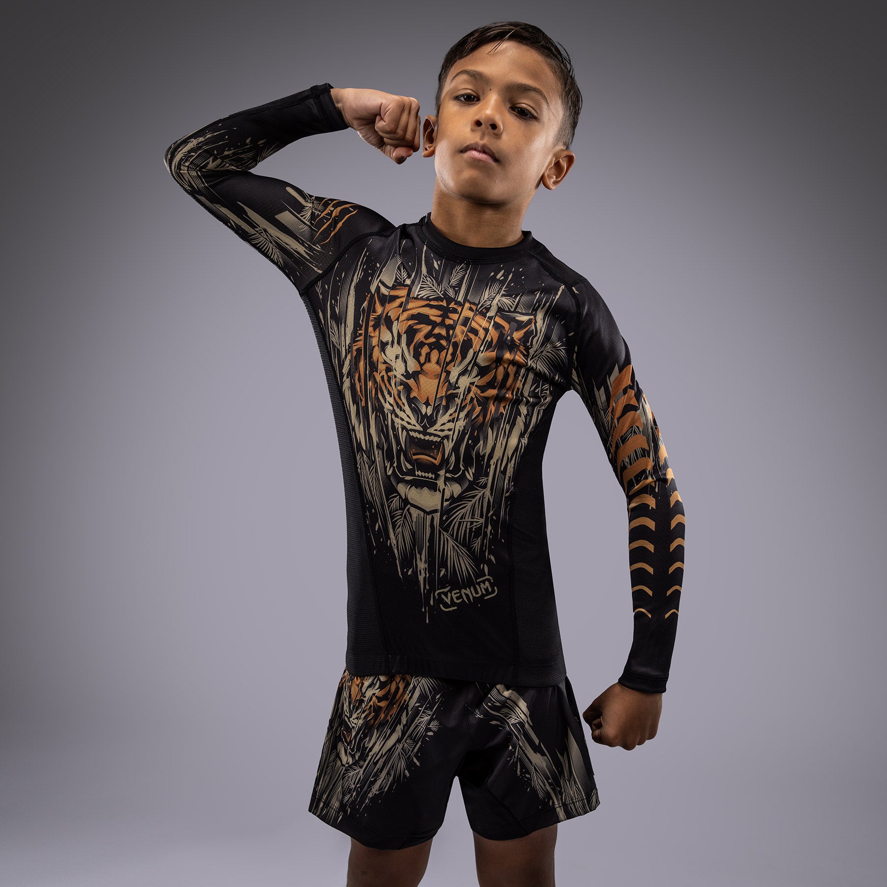 ウェア・シャツ Motiv Venom Blackout Xpress Ship Rocket Venum Tiger Kids Long Sleeve Rashguard - Black/Neon Orange