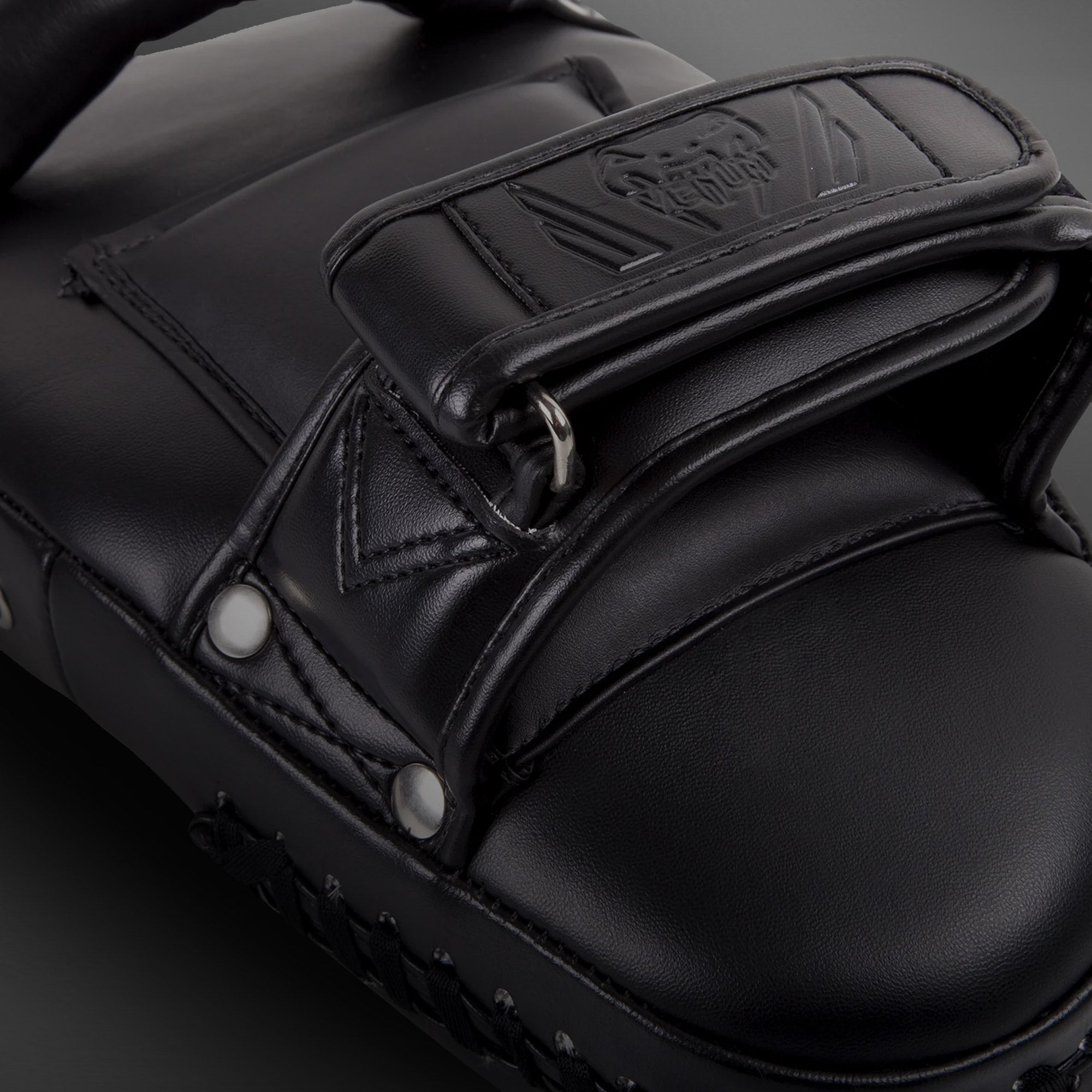 Venum Elite Big Focus Mitts - Black/Black - Venum