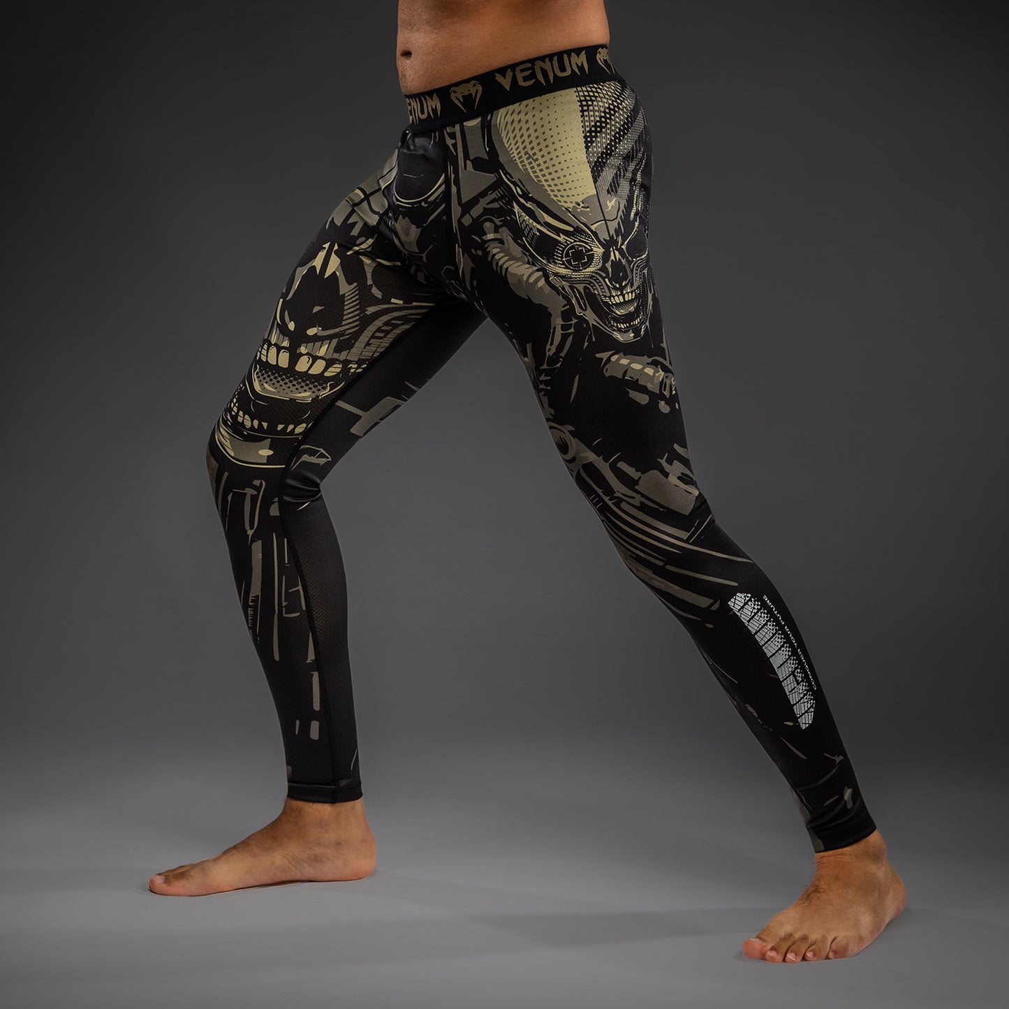 Venum Invader Spats - Black/Sand