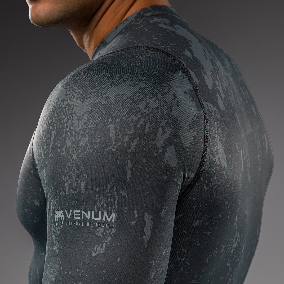 Venum x Batman Long Sleeve Rashguard - Black/Grey/Red