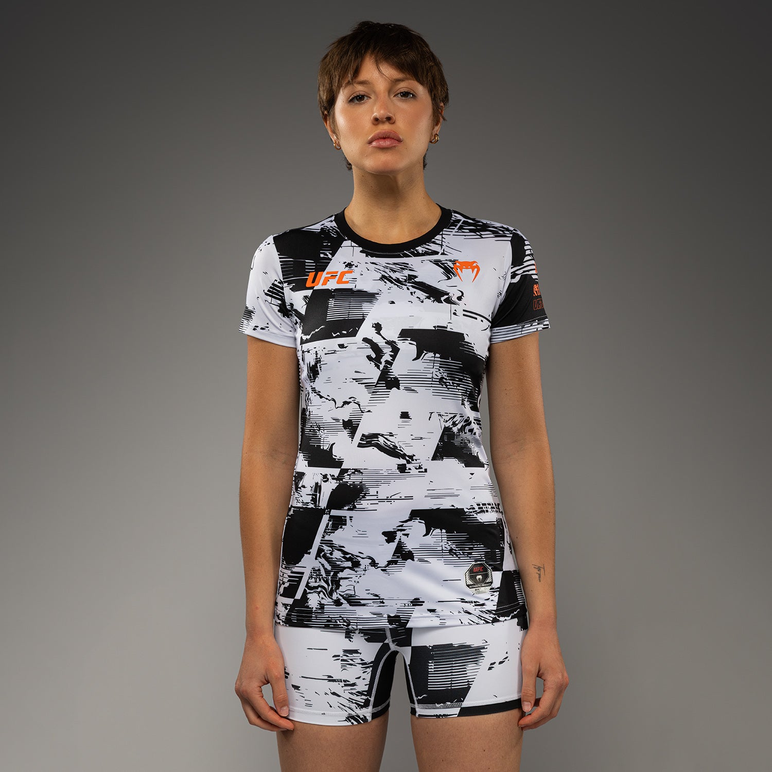 ボクシング Venum UFC Authentic Fight Week Shirt S Women's UFC Zenith by Venum White Authentic Fight Week Performance