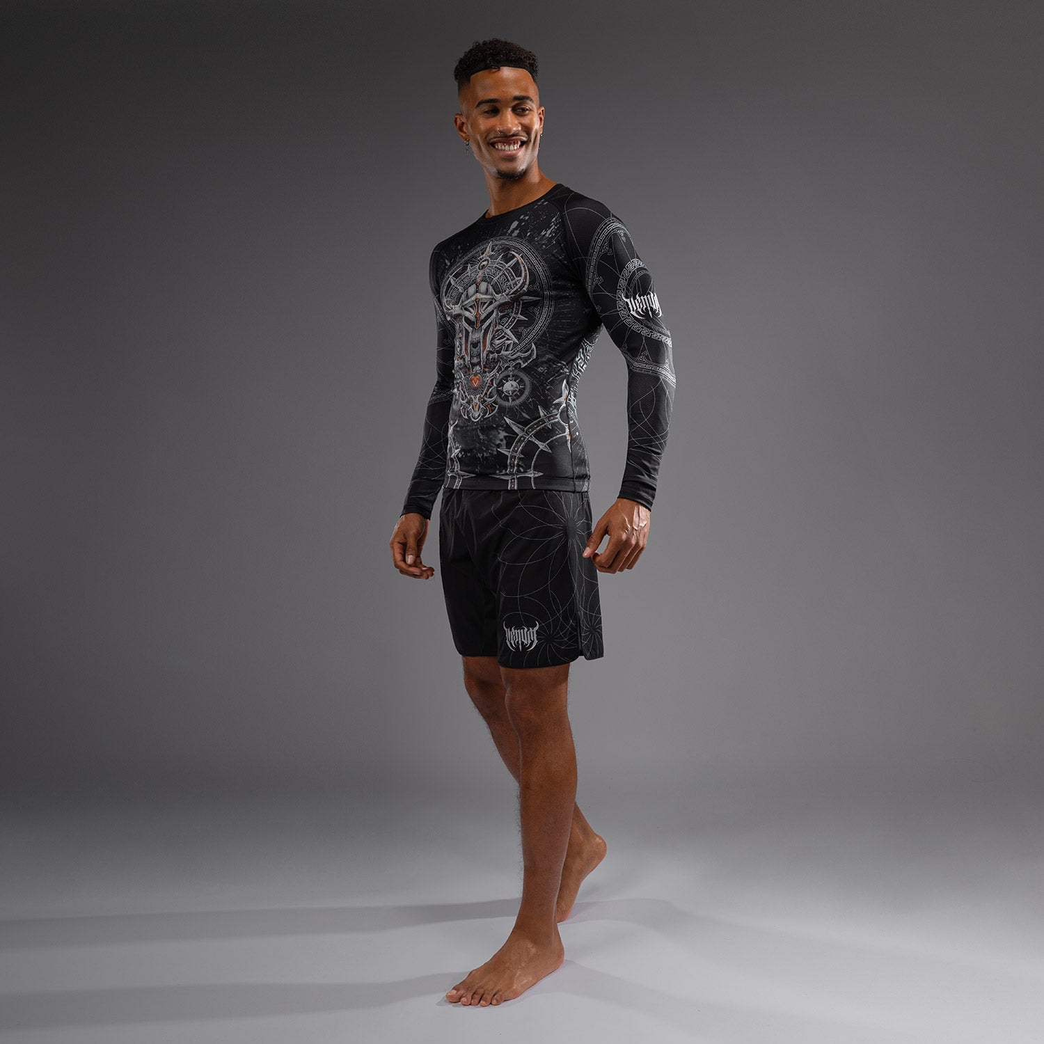 Venum Gladiator 5.0 Men's Long Sleeve Rashguard - Black/Silver - Venum
