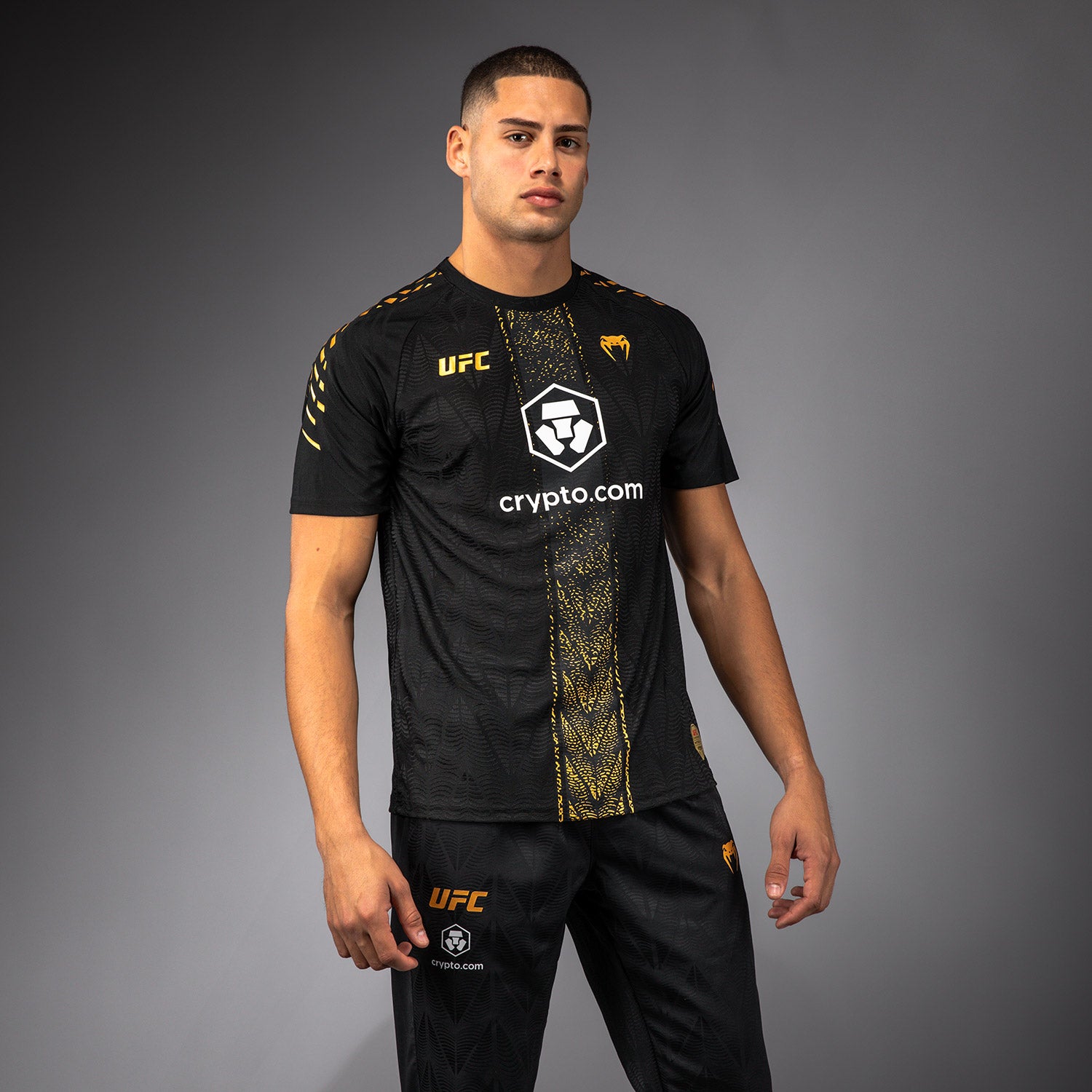 Venum UFC 選手用 ウォークアウトシャツ Men's UFC Zenith by Venum Champion Authentic Fight Night Walkout