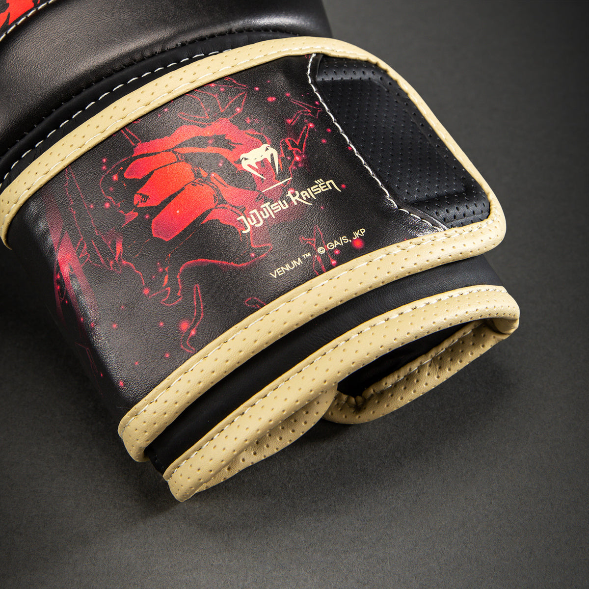 Jujutsu Kaisen x Venum Itadori Impact Evo Boxing Gloves - Black/Red
