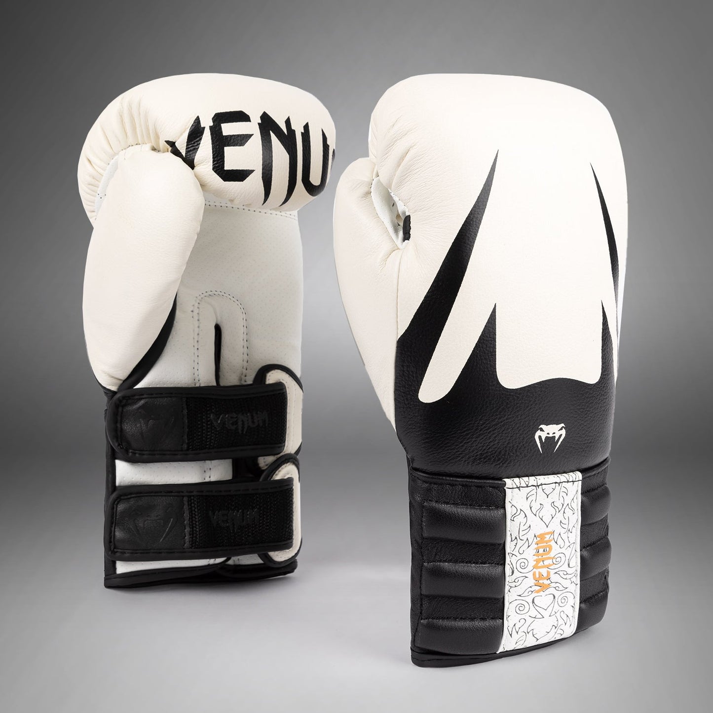Venum Reverso Boxing Gloves - Snow White / Black