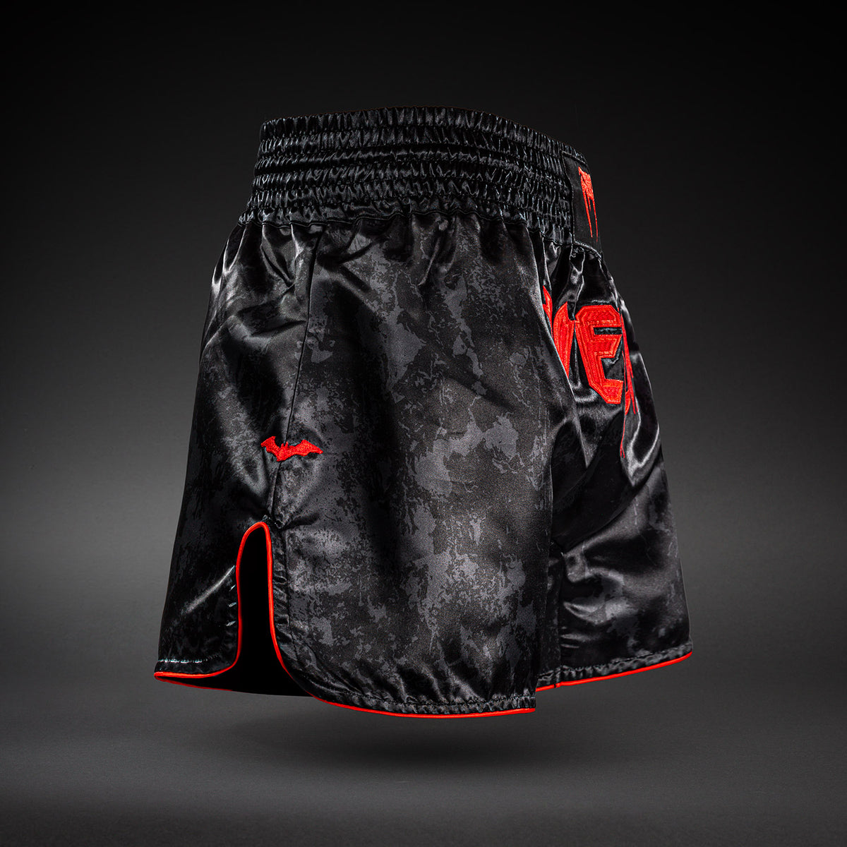 Venum x Batman Muay Thai Shorts - Black/Red