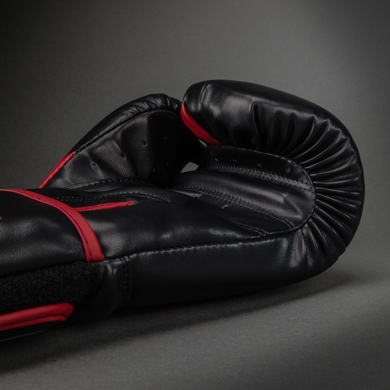 Venum Challenger 2.5 Boxing Gloves – Black/Red - Venum