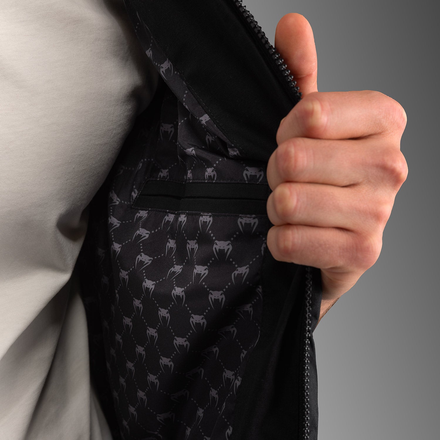 Venum Attack Urban Gi Down Vest - Black - Venum