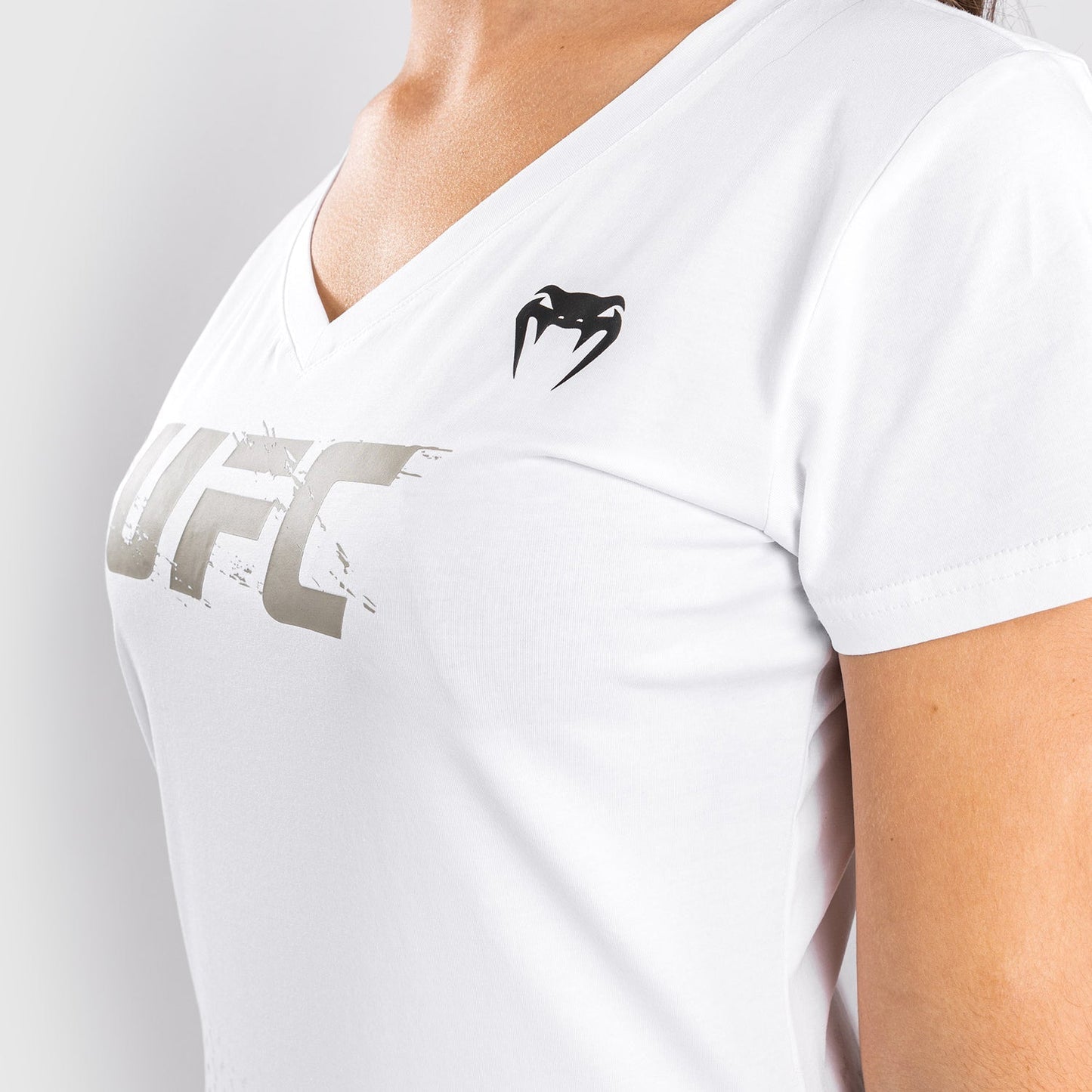 UFC Venum Authentic Fight Week Women’s 2.0 Short Sleeve T-Shirt - White