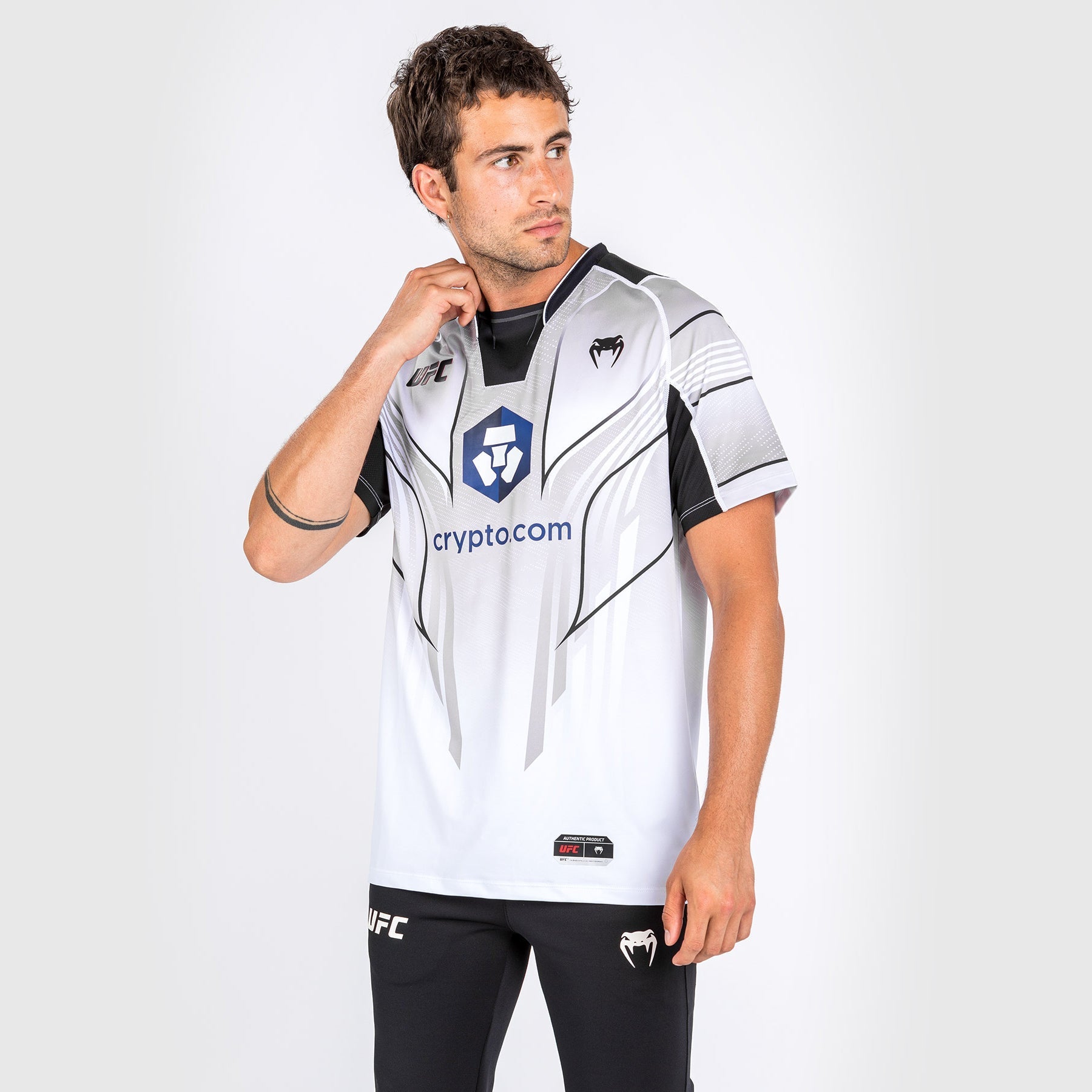 UFC Venum Authentic Fight Night Kit by Venum Men's Walkout