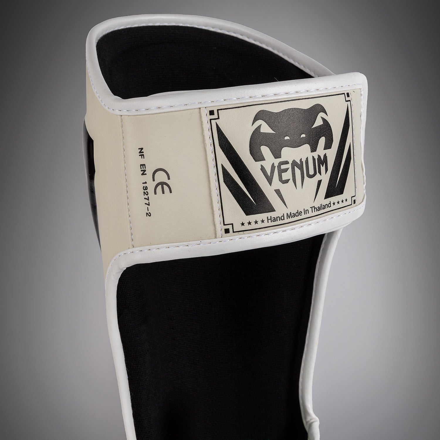 Venum Elite シンガード - ホワイト Venum Elite Shin Guards - White Camo - Venum