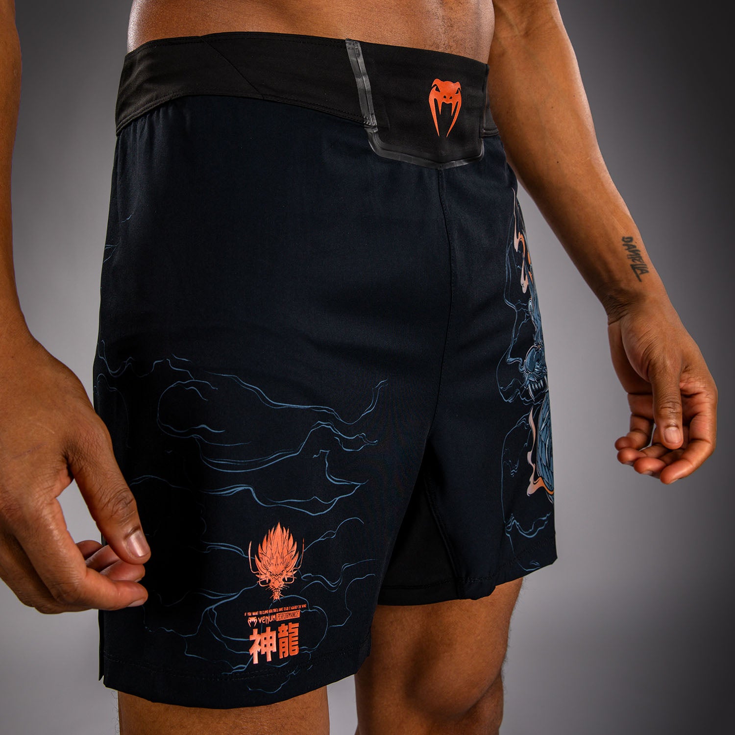 Venum Thunder Dragon Fightshorts - Black/Grey/Copper - Venum