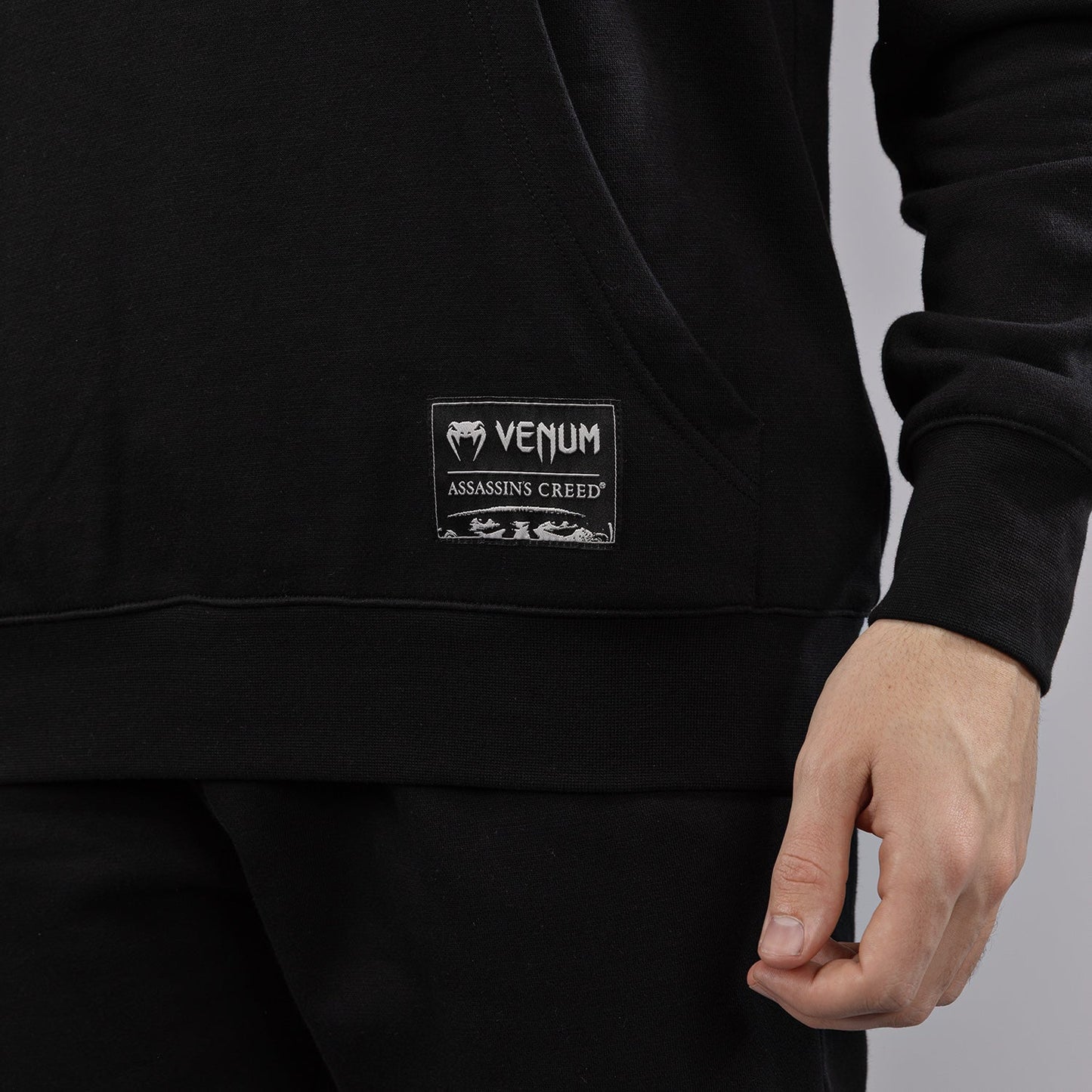 Venum x Assassin's Creed Shadows Hoodie - Black