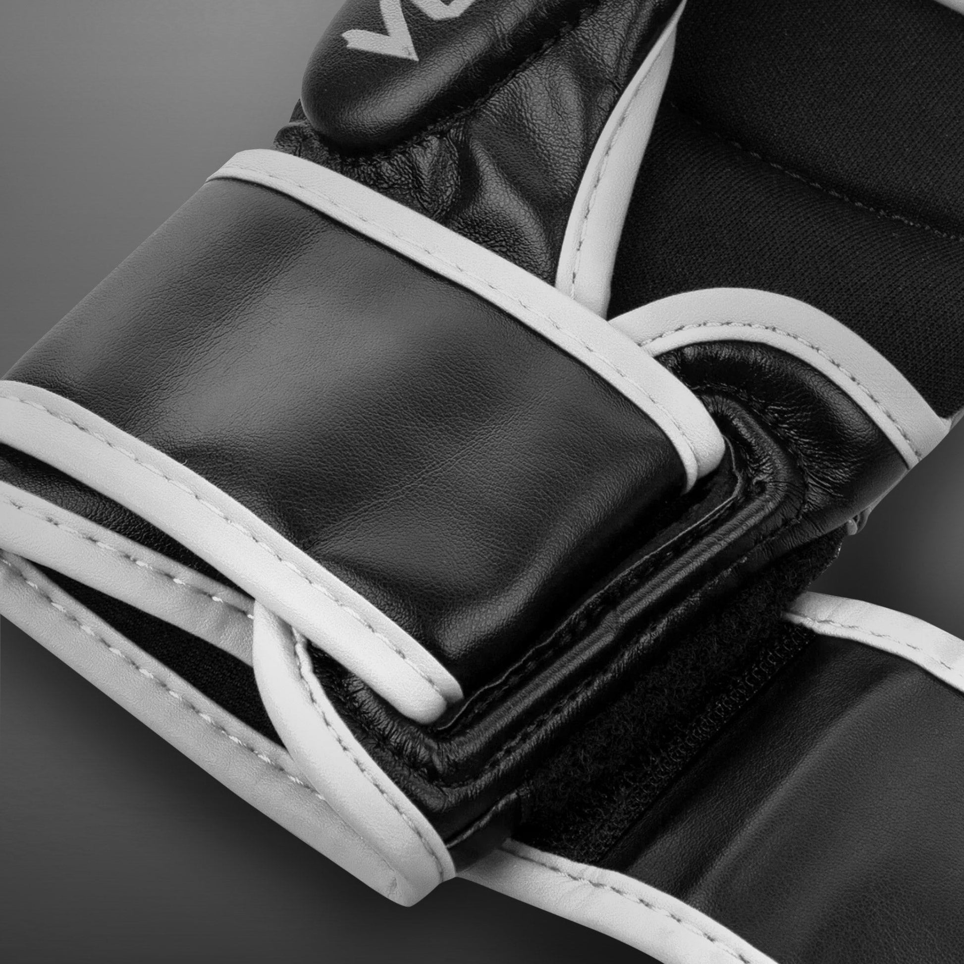 Sparring gloves Venum Challenger 3.0