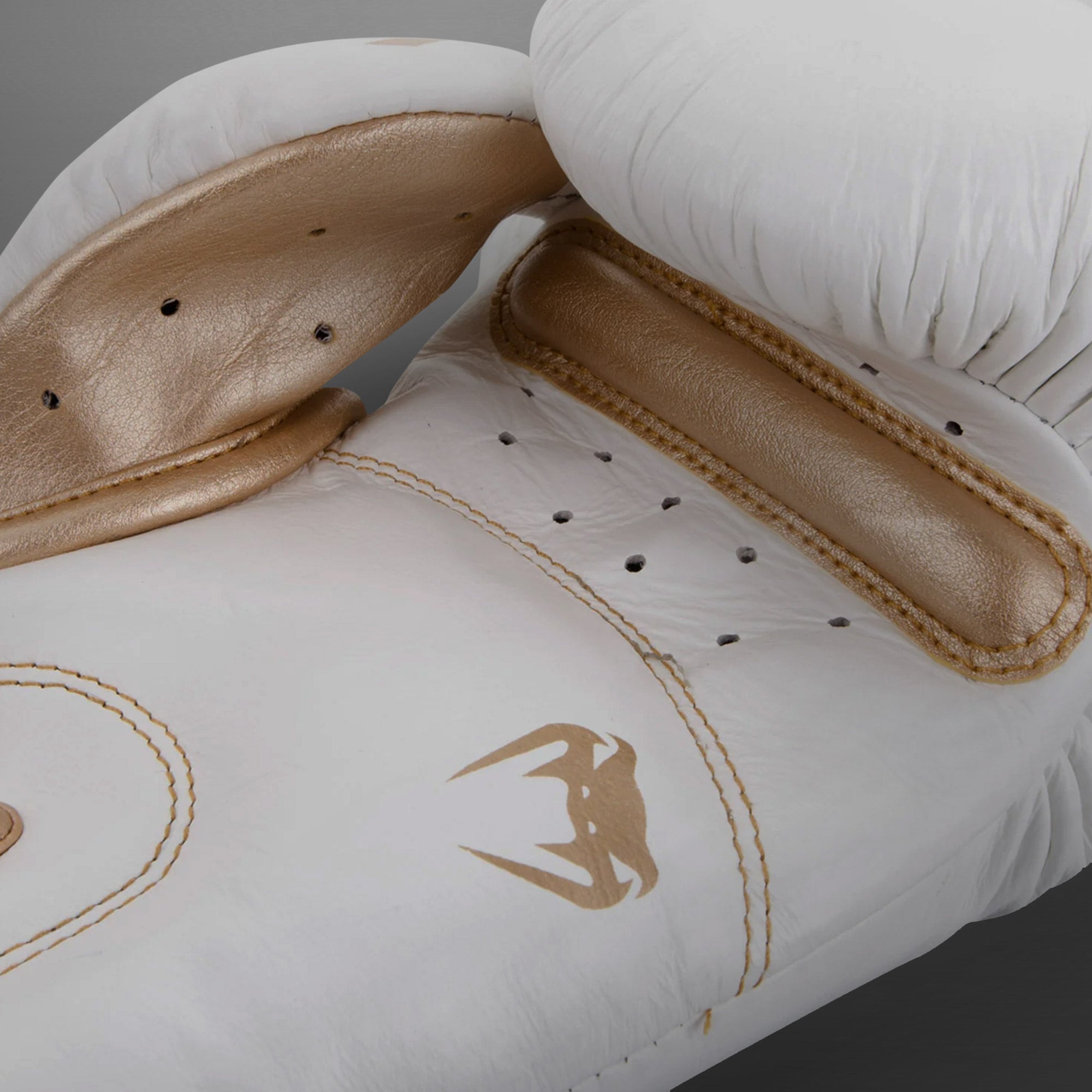 Venum ボクシンググローブ ホワイト/ゴールド 3.0/ 14oz Free Shipping! Venum Giant 3.0 Leather Training Boxing