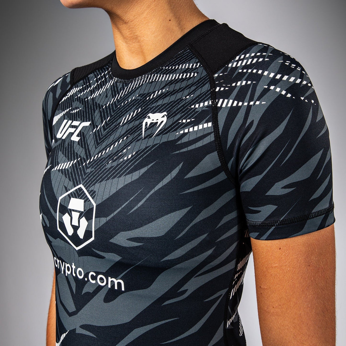 UFC Fusion by Venum Authentic Fight Night Women’s Performance Short Sleeve Rashguard - Black