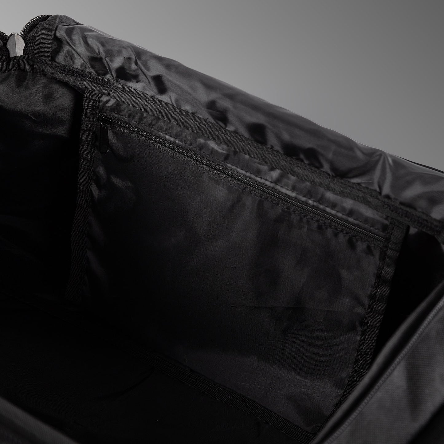 Venum Essential Sports Bag (37L) - Black