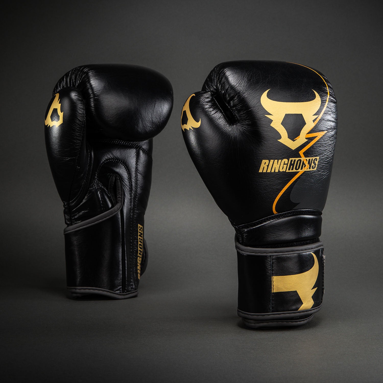 Ringhorns Charger by Venum Boxing Gloves - Black/Gold - Venum