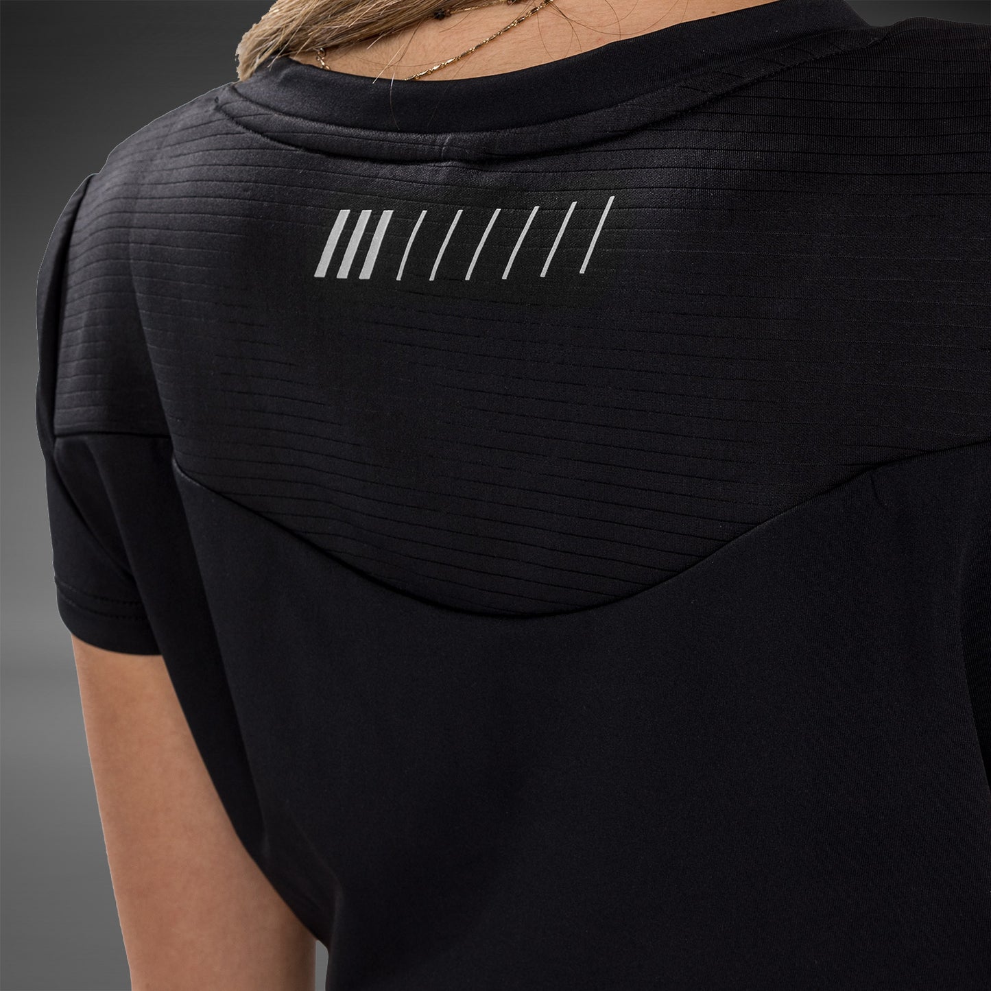 Venum Tempest 2.0 Women’s Dry tech T-shirt – Black/Grey