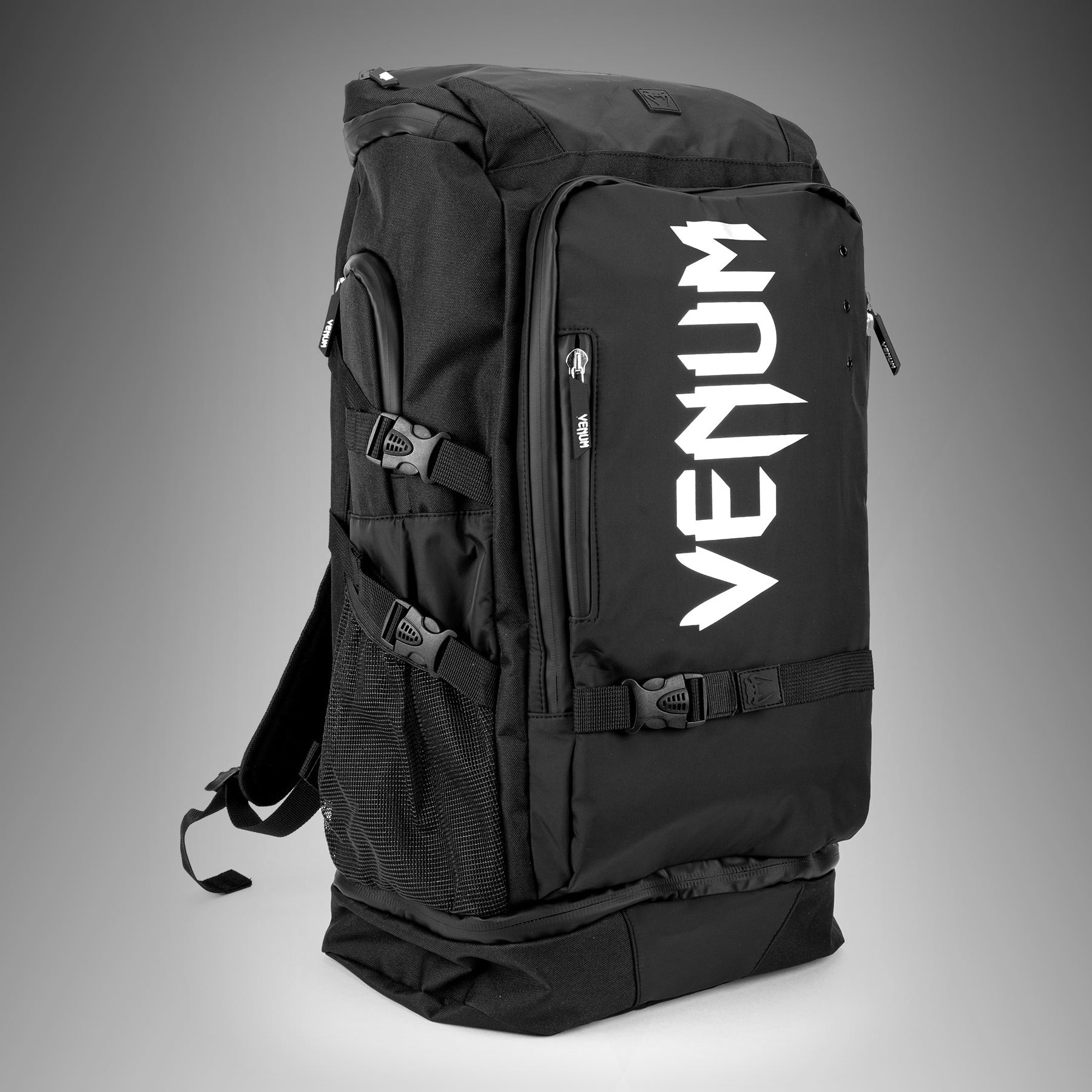 VENUM チャレンジャーエクストリームEVOバックパック- ブラック/ホワイト Venum Challenger Xtrem Evo BackPack - Black/White - Venum