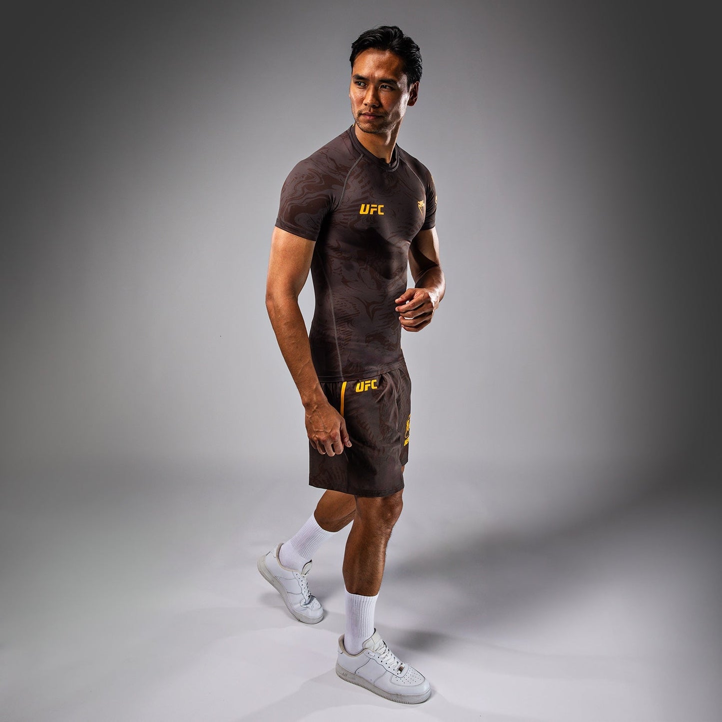 UFC Fusion by Venum Fight Week Men’s Performance Short Sleeve Rashguard - Earthen Brown