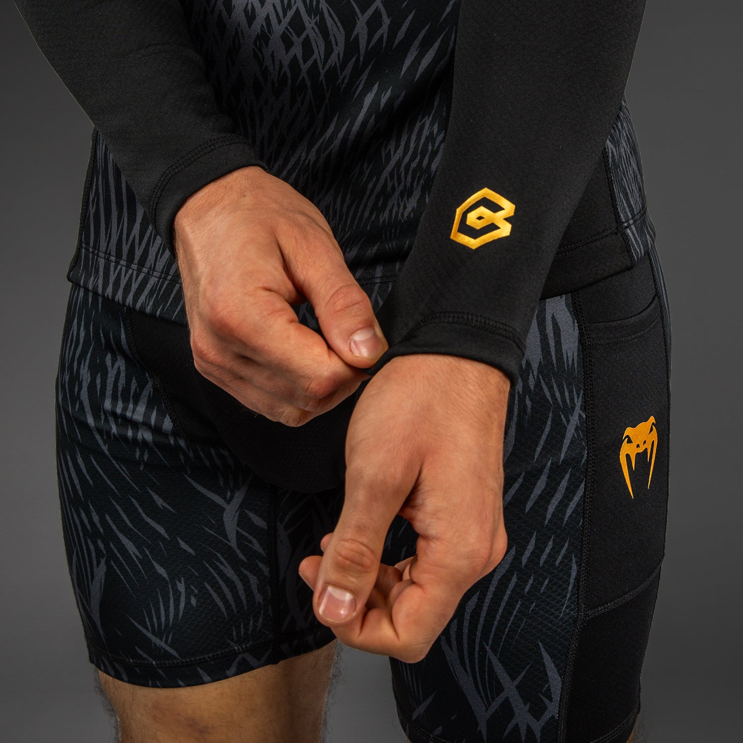 Venum x Chimaev Rashguards - Black/Grey - Venum