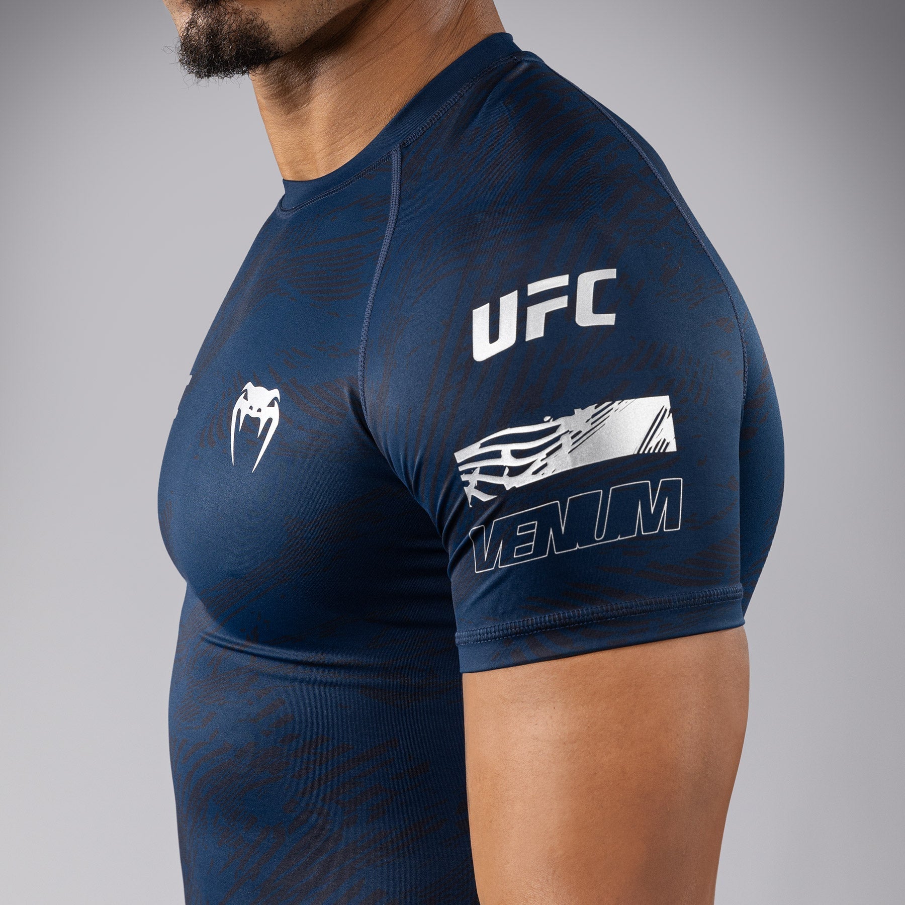 【UFC】Rush Muscle Fit Short Sleeve★正規品 ★追跡可 UFC Fusion by Venum Authentic Fight Night Women's