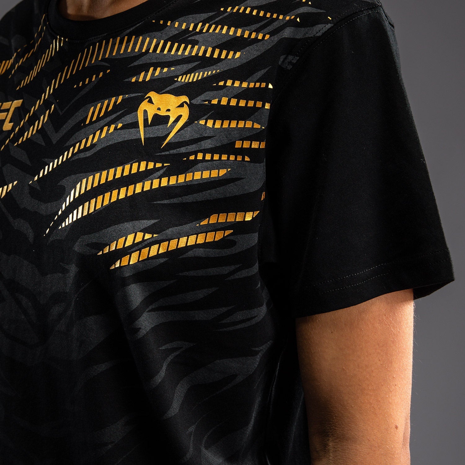 UFC Venum Women`s Shorts Champion Authentic Fight Night | Fightshop & Budo Ausrüstung