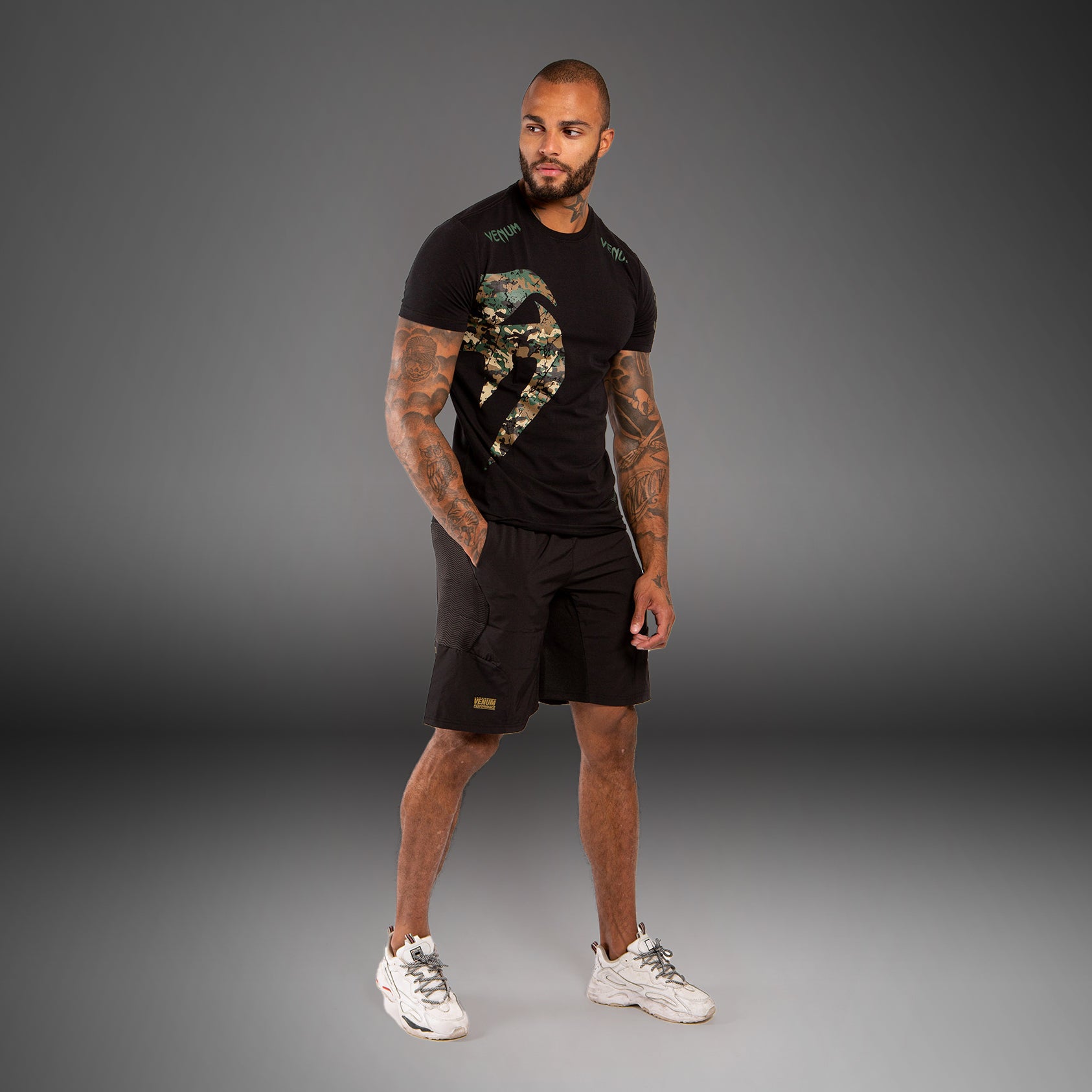 Venum Original Giant T-Shirt - Black/Forest-Camo - Venum