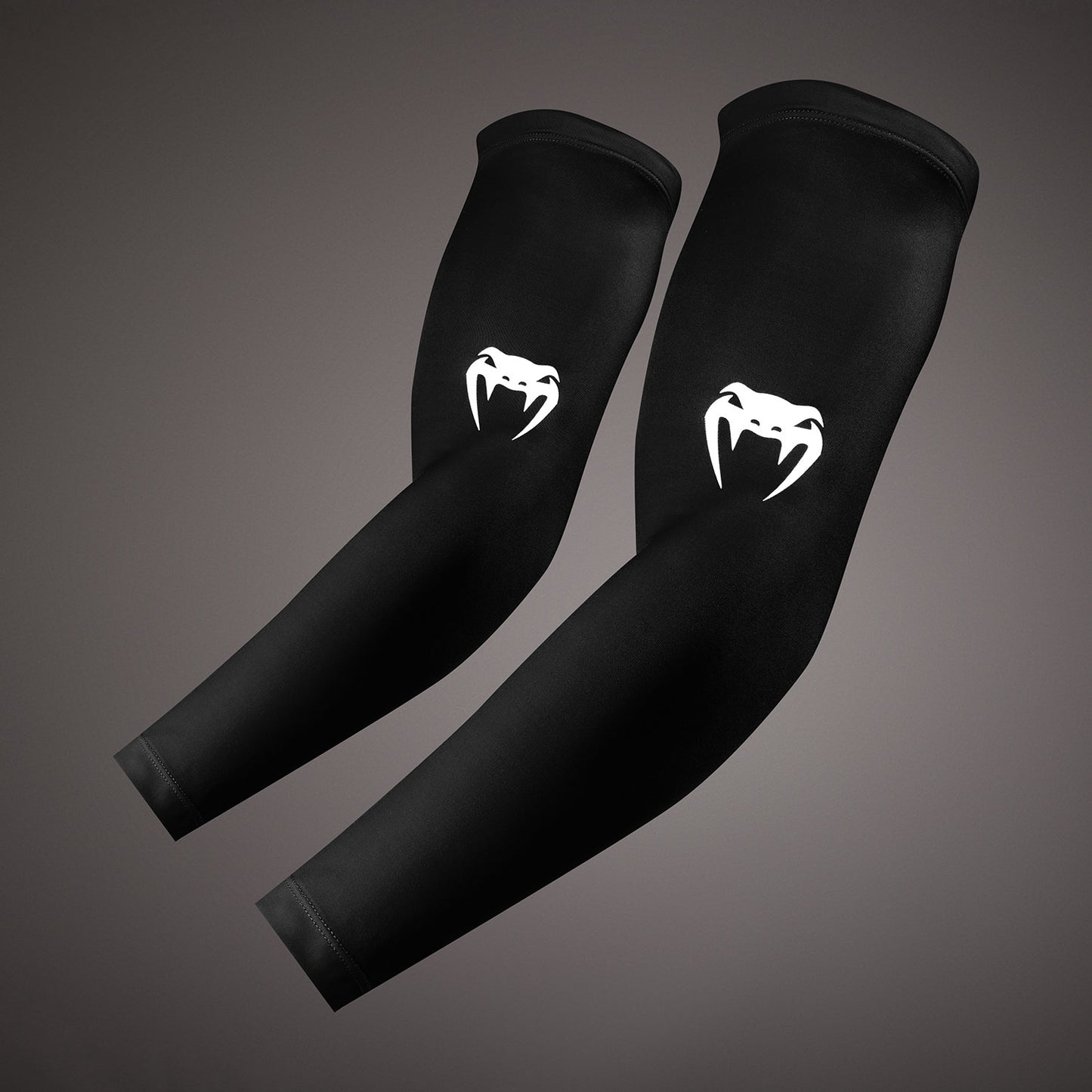 Venum Lineup Arm Sleeves - Black/White