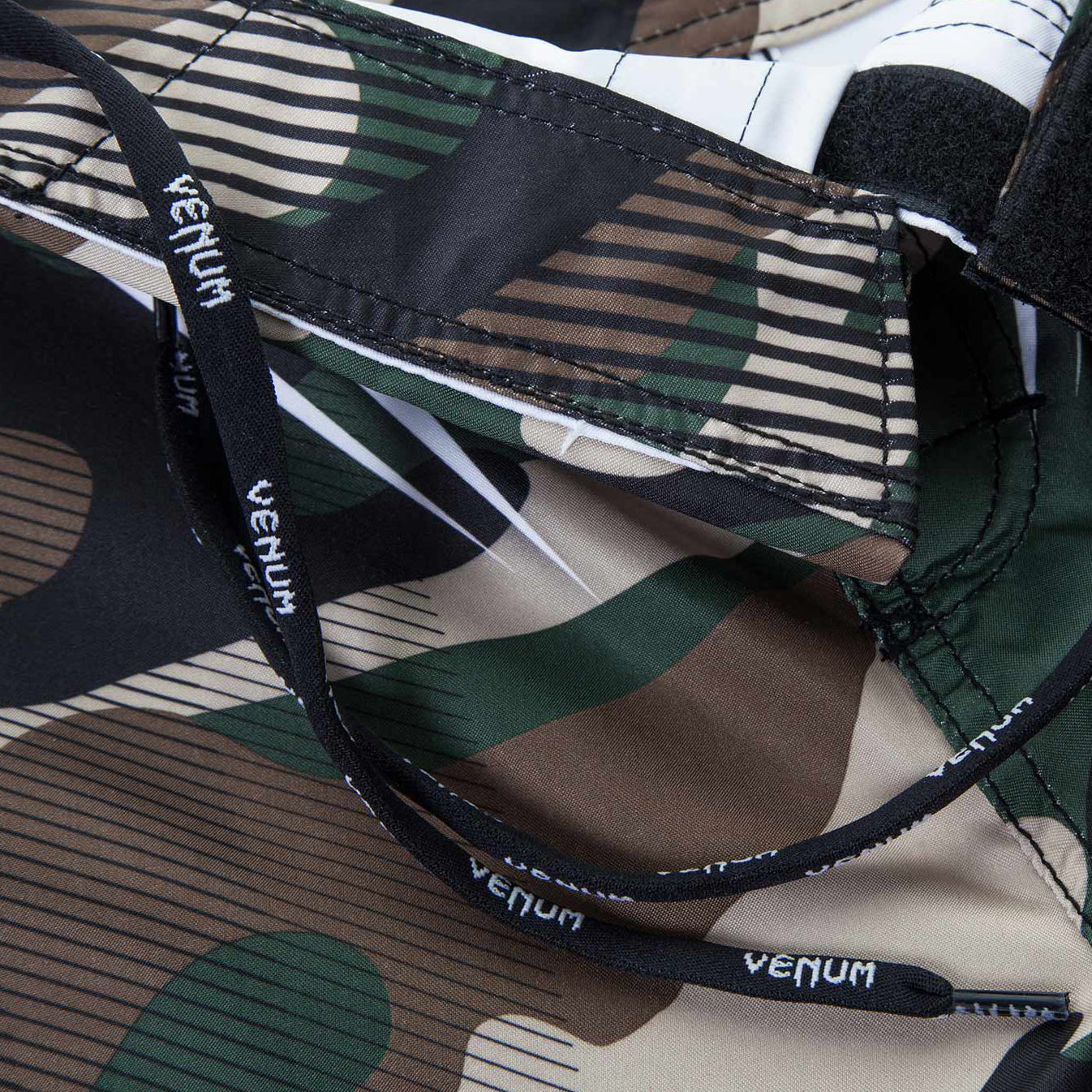 Venum Camo Hero Fightshorts - Green/Brown