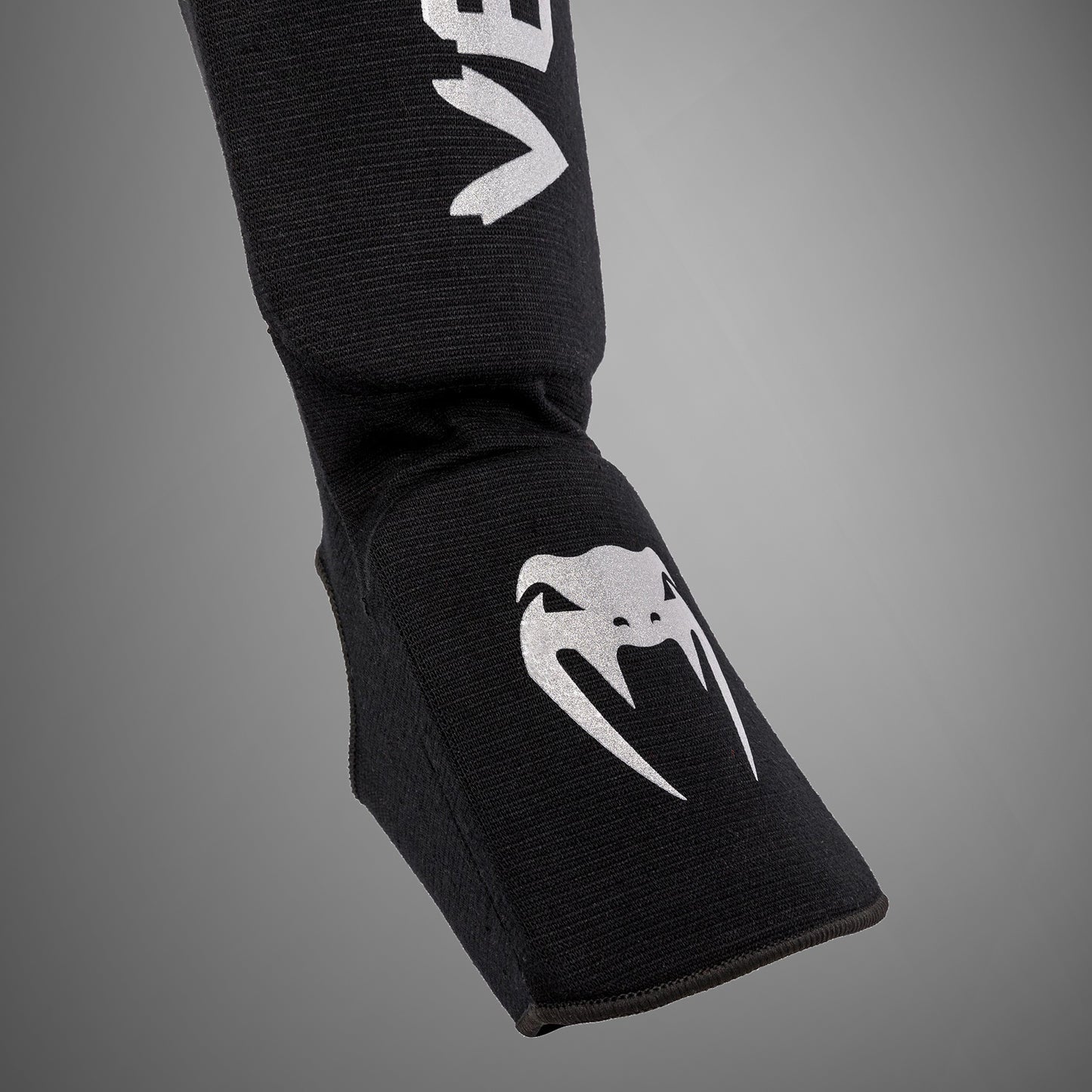 Venum Kontact Shin Guards - Black/Silver