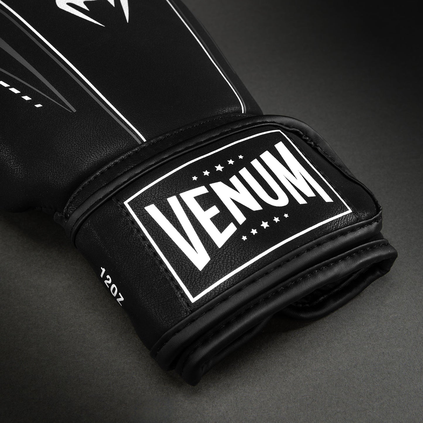 Venum Streamline Boxing Gloves - Black/White