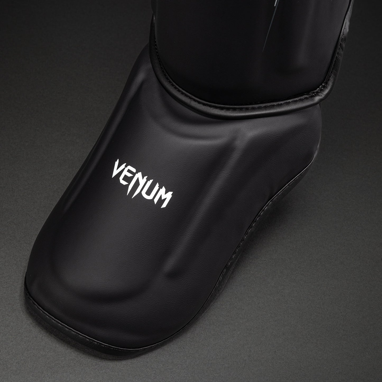 Venum Streamline Shin Guards - Black/White