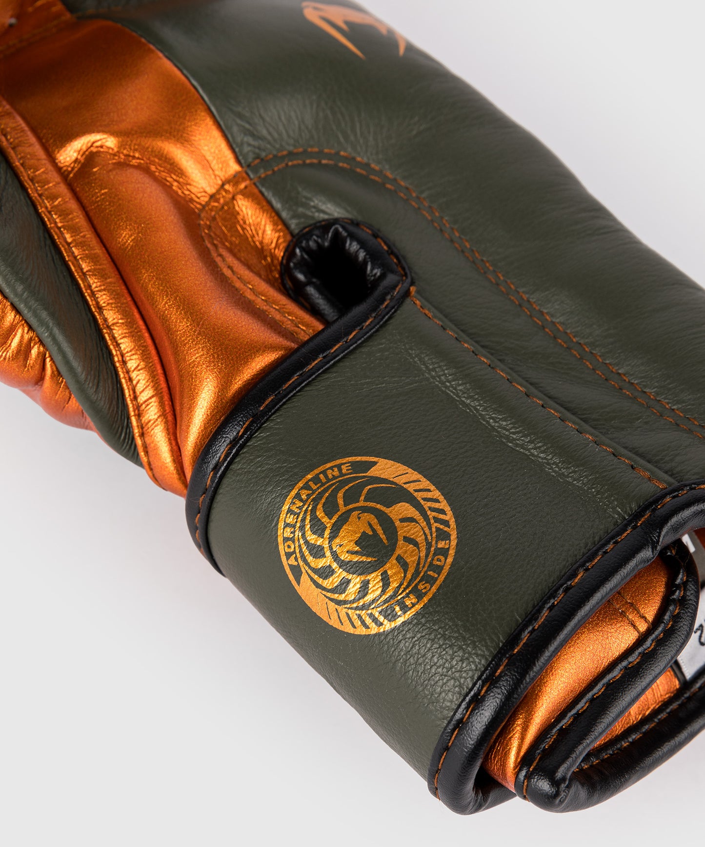 Venum Giant 3.0 Boxing gloves - Khaki/Bronze - Special Edition