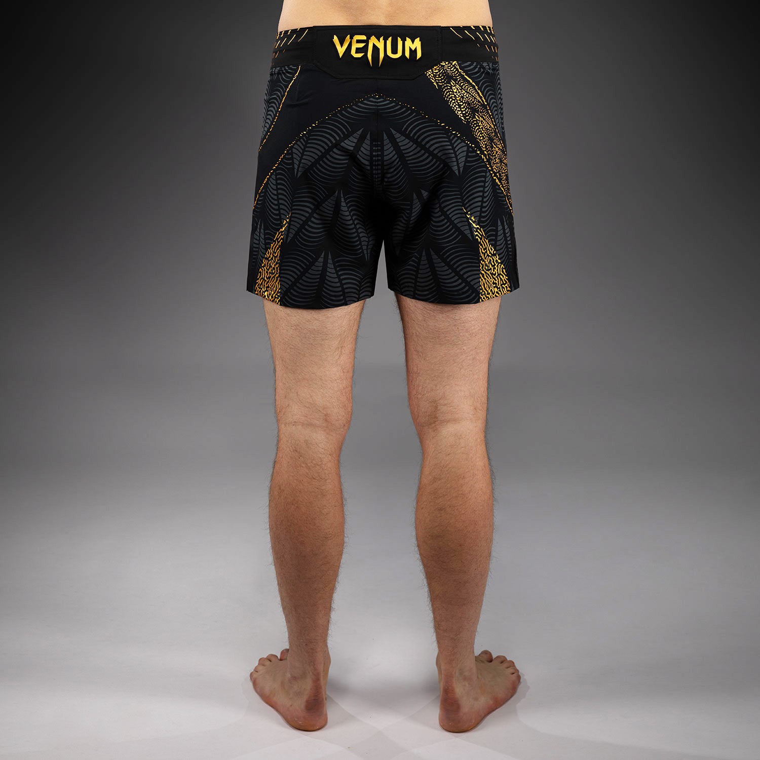 Venum UFC Noche Shortsファイト ショーツ メンズ　2XL Men's UFC Zenith by Venum Champion Authentic Night Short Fit - Venum