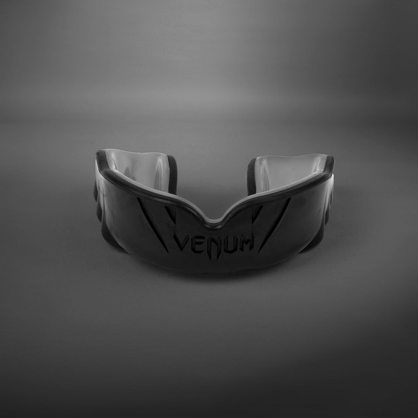 Venum Challenger Mouthguard - Black