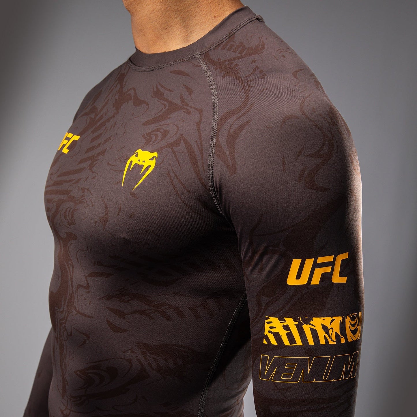 UFC Fusion by Venum Fight Week Men’s Performance Long Sleeve Rashguard - Earthen Brown