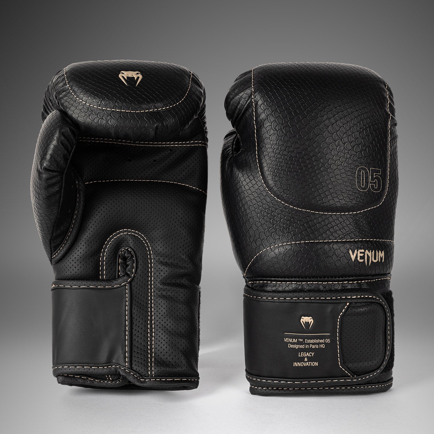 Venum Impact Evo オープンフィンガーグローブ - ブラック Venum Impact Evo Scales Boxing Gloves - Black - Venum