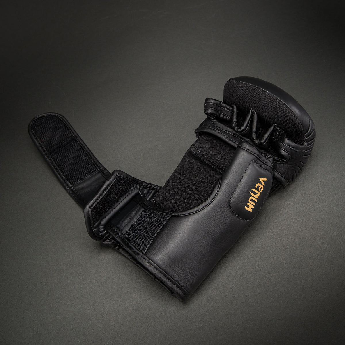 Venum Attack 2.0 Sparring Gloves Leather - Black/Gold