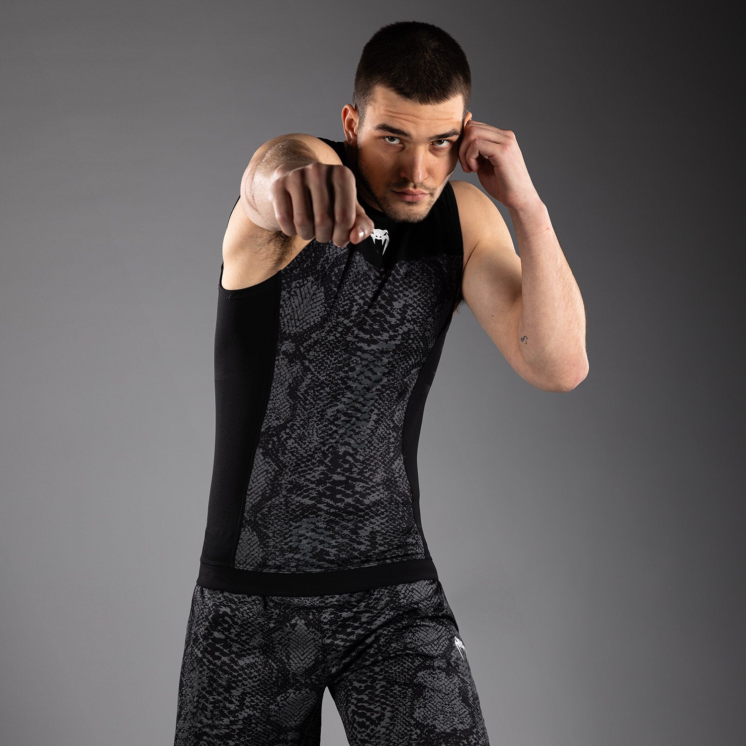 RASH ショートスリーブ シーガル ブラック Venum G-Fit Scales Sleeveless Rashguard - Black/ Charcoal Grey - Venum