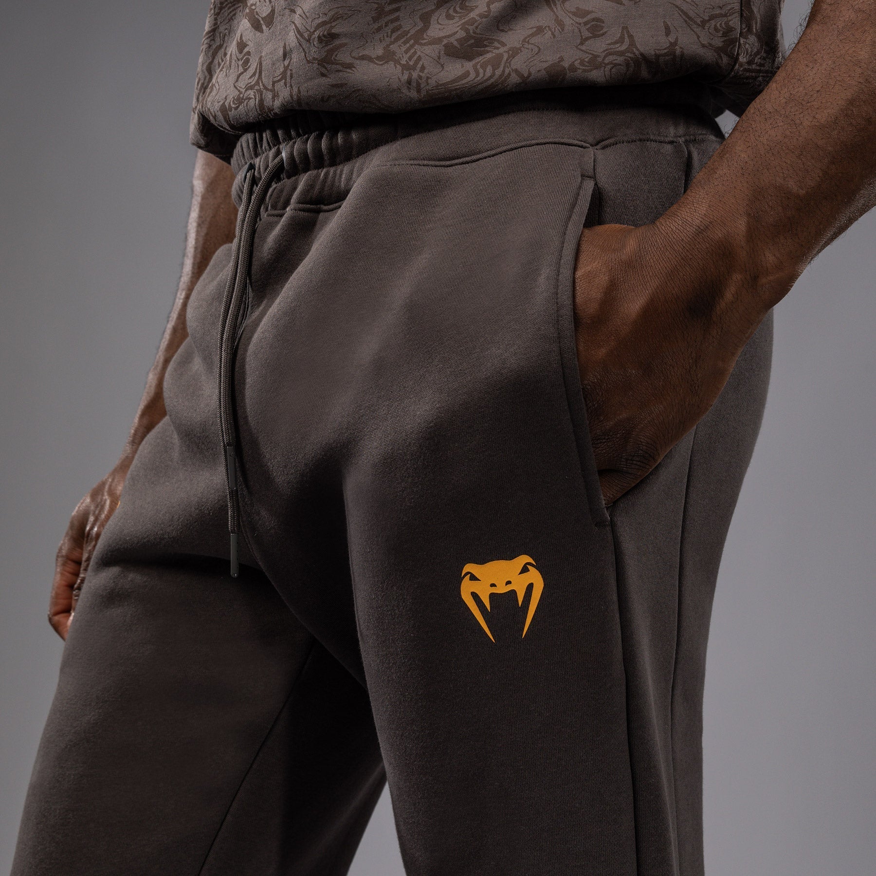 UFC Fusion by Venum Fight Week Men's Cotton Pant - Solid Earthen