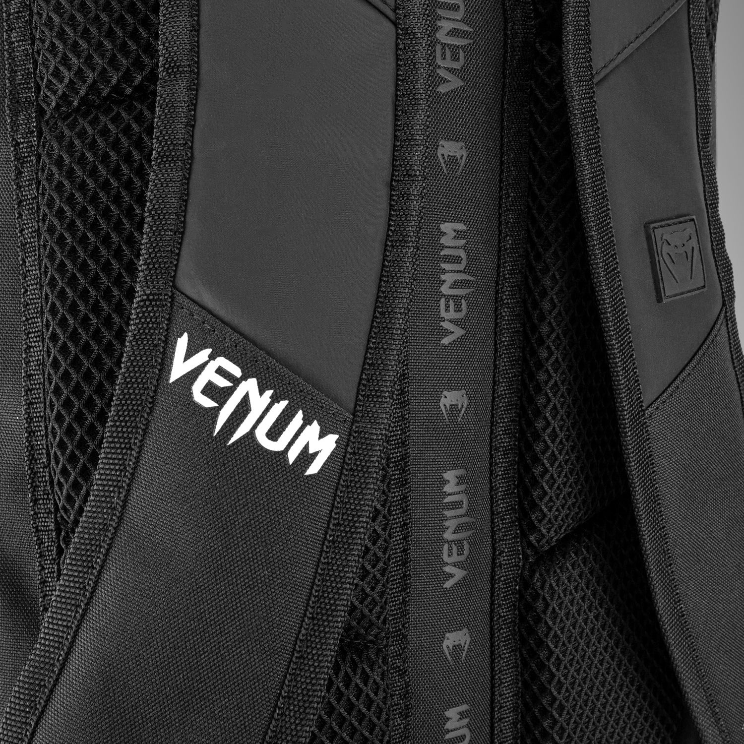 VENUM チャレンジャーエクストリームEVOバックパック- ブラック/ホワイト Venum Challenger Xtrem Evo BackPack - Black/White - Venum